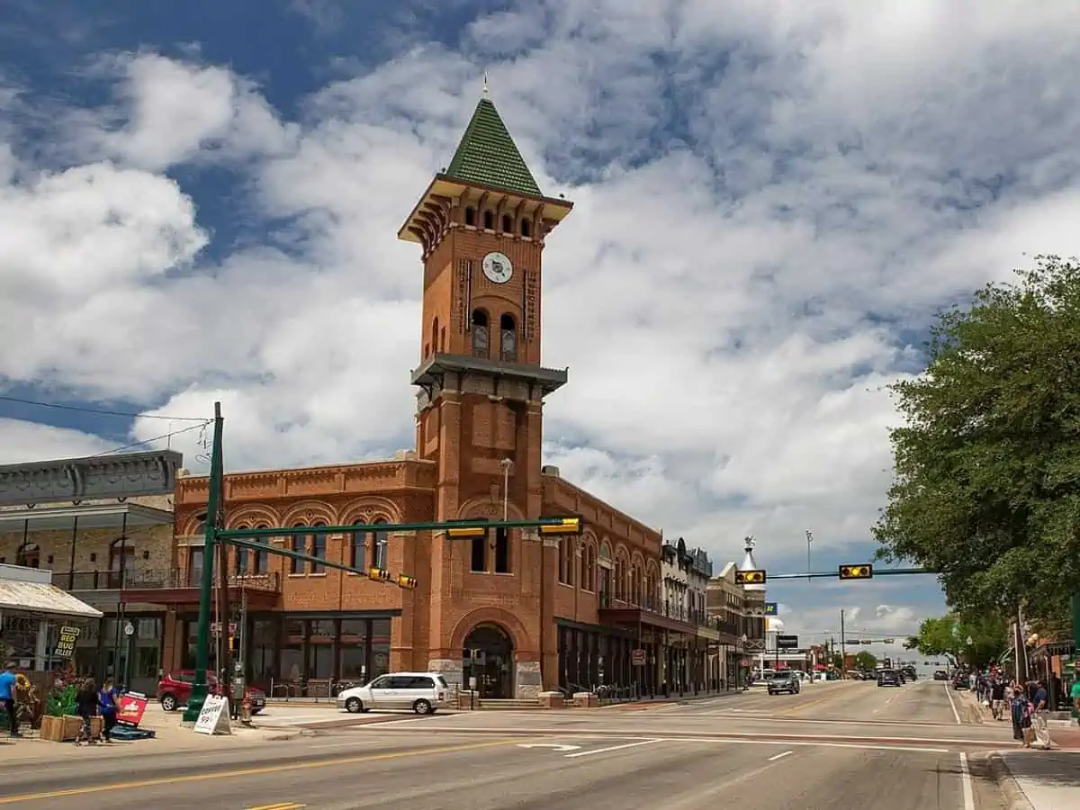 Downtown Grapevine: noticias, lugares, comida, recreación y vida de Texas.